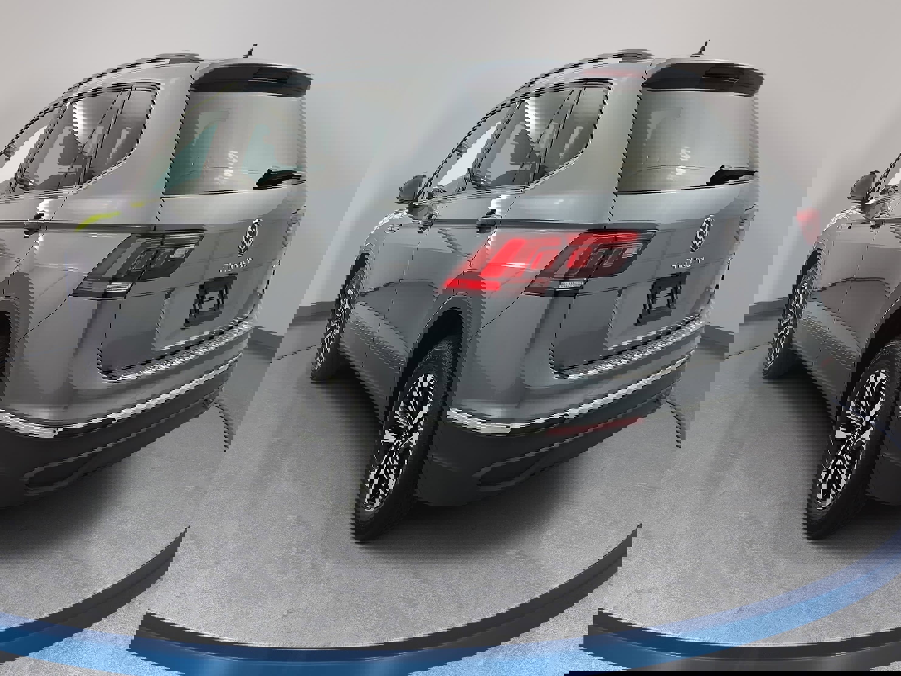 Used 2023 Volkswagen Tiguan S w/ Driver Assistance Package image 7