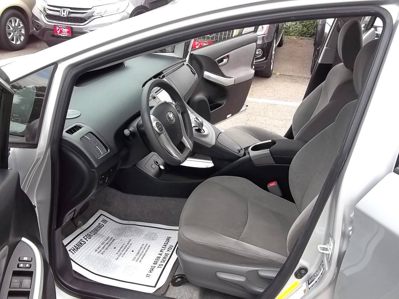 Used 2014 Toyota Prius Three w/ Solar Roof Package FWD image 7