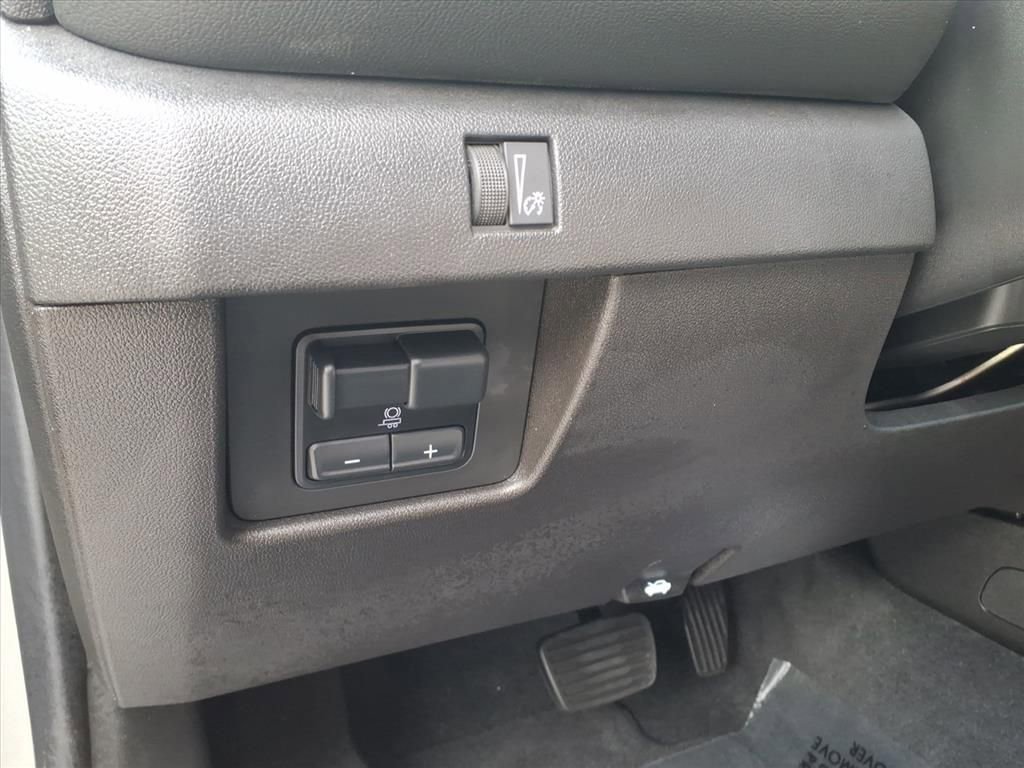 Used 2024 Chevrolet Colorado LT w/ LT Convenience Package III RWD image 19
