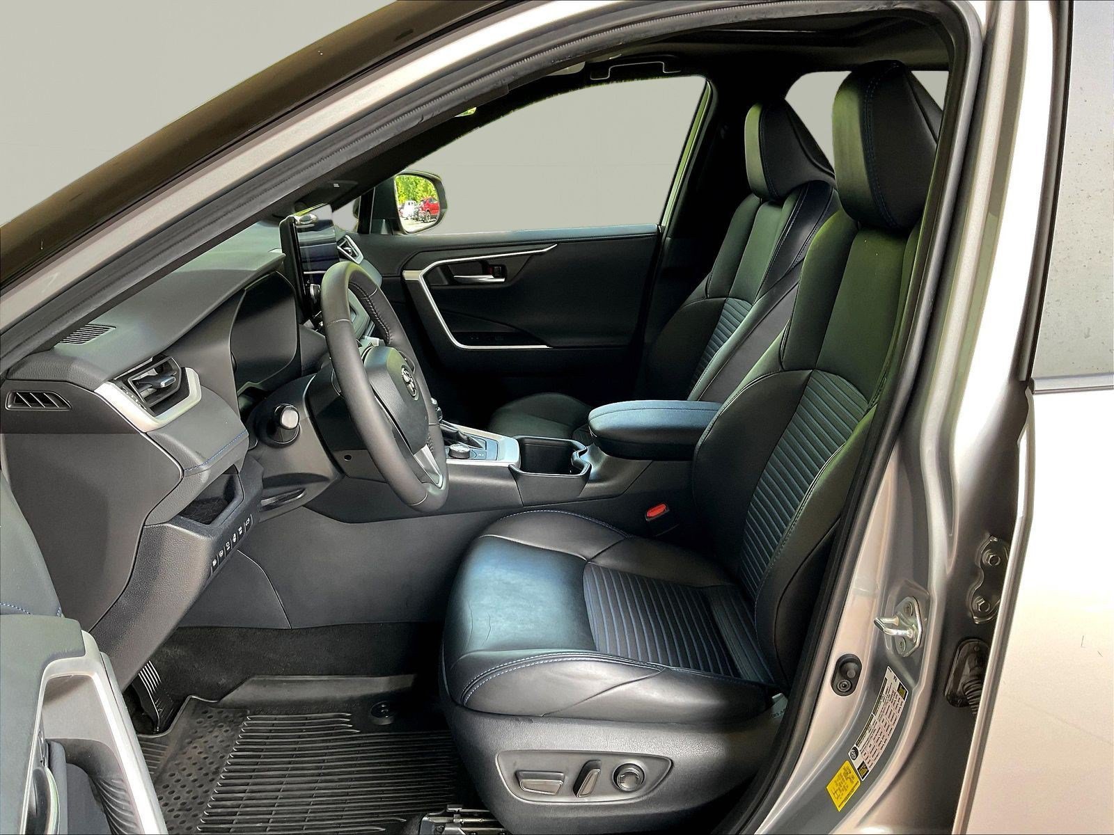 Used 2023 Toyota RAV4 XSE AWD/4WD image 21