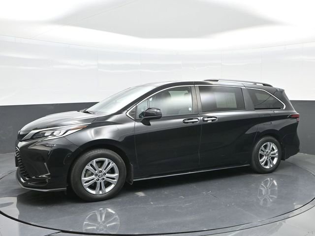 Used 2022 Toyota Sienna XSE AWD/4WD image 8