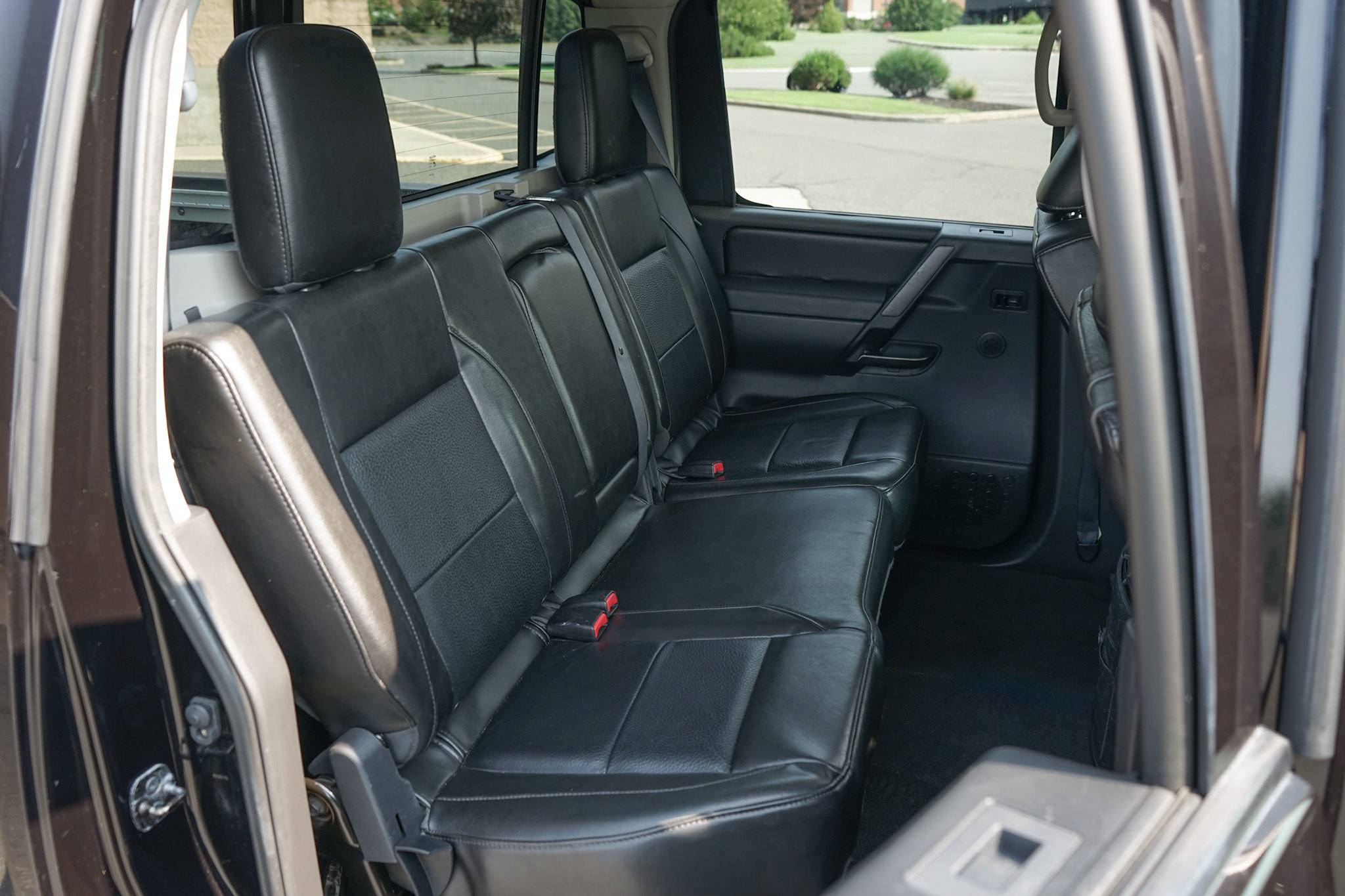 Used 2012 Nissan Titan SL w/ Heavy Metal Edition Pkg AWD/4WD image 33