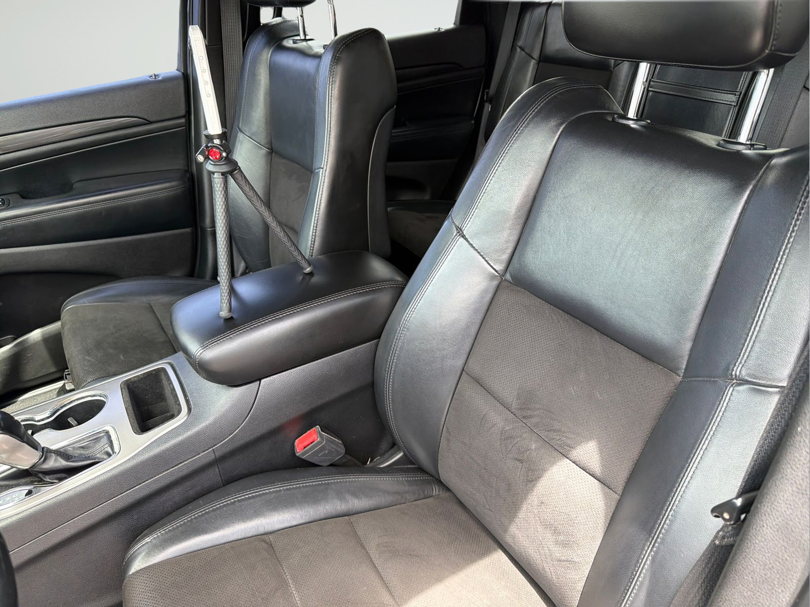Used 2021 Jeep Grand Cherokee Laredo X RWD image 27