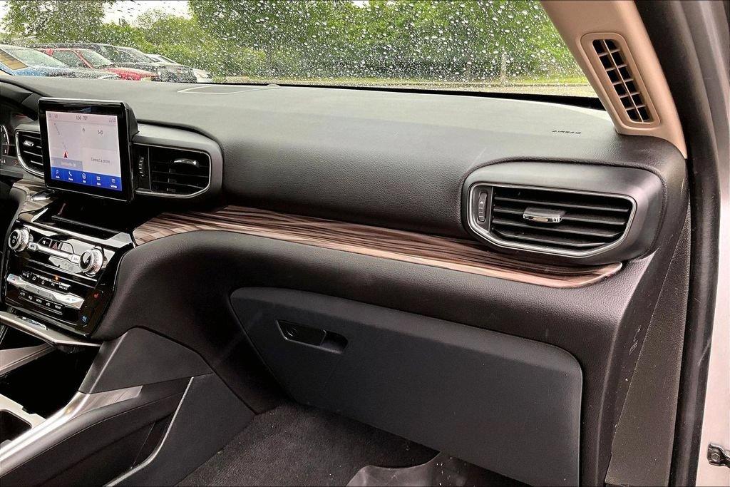 Used 2022 Ford Explorer Limited AWD/4WD image 13