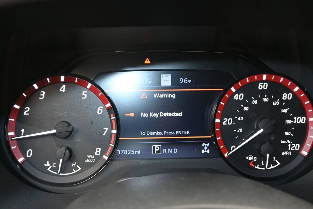 Used 2022 Nissan Titan PRO-4X w/ Pro-4x Convenience Package AWD/4WD image 23