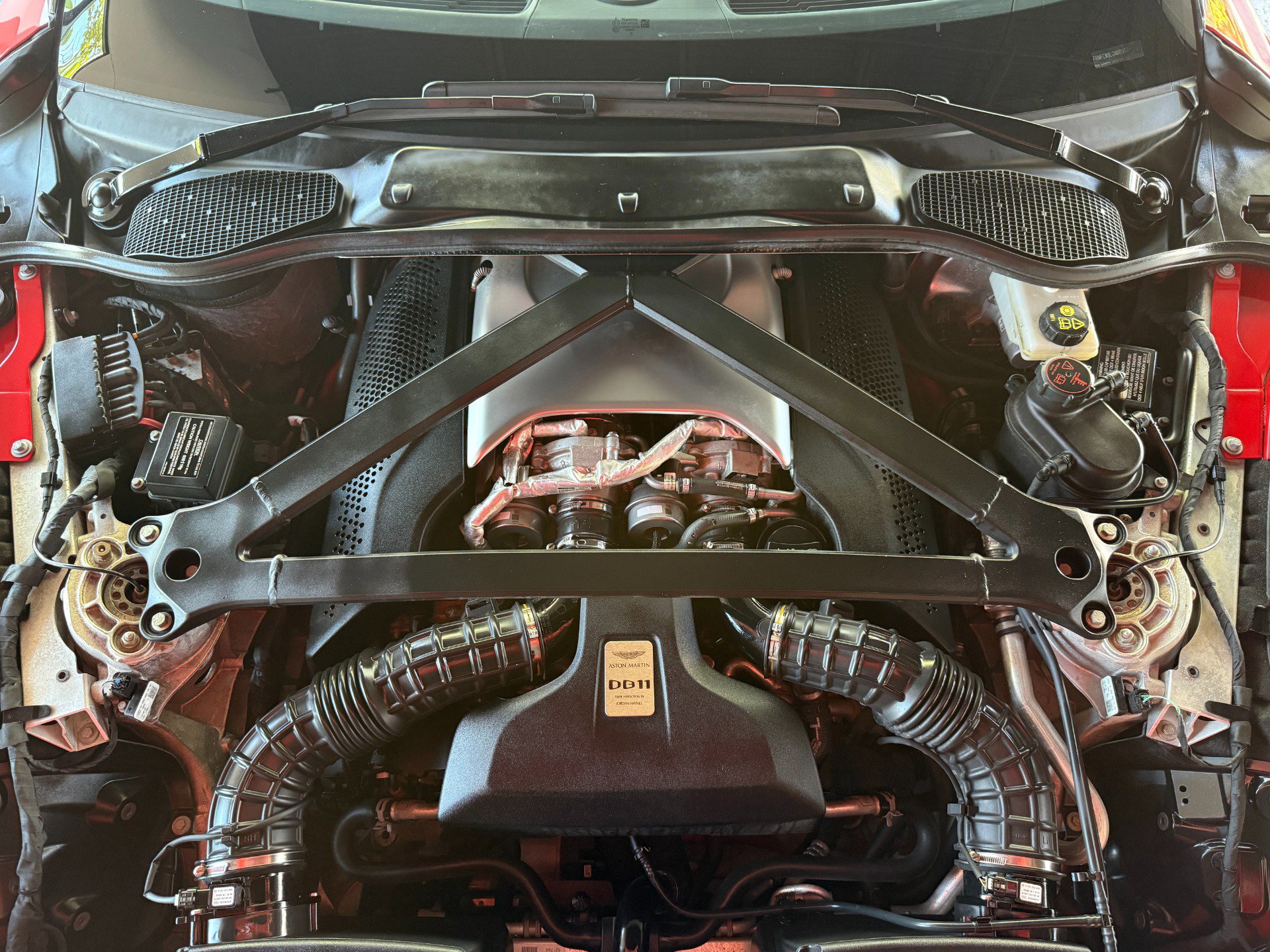 Used 2020 Aston Martin DB11 Volante RWD image 47