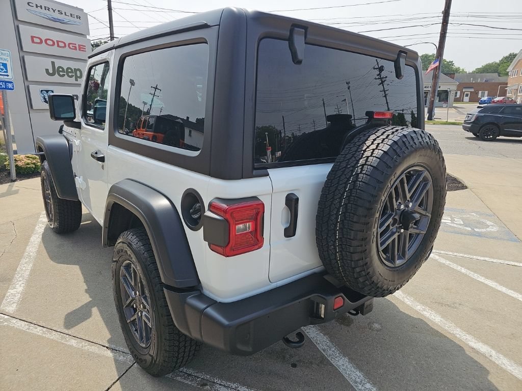 Certified 2025 Jeep Wrangler Sport AWD/4WD image 12