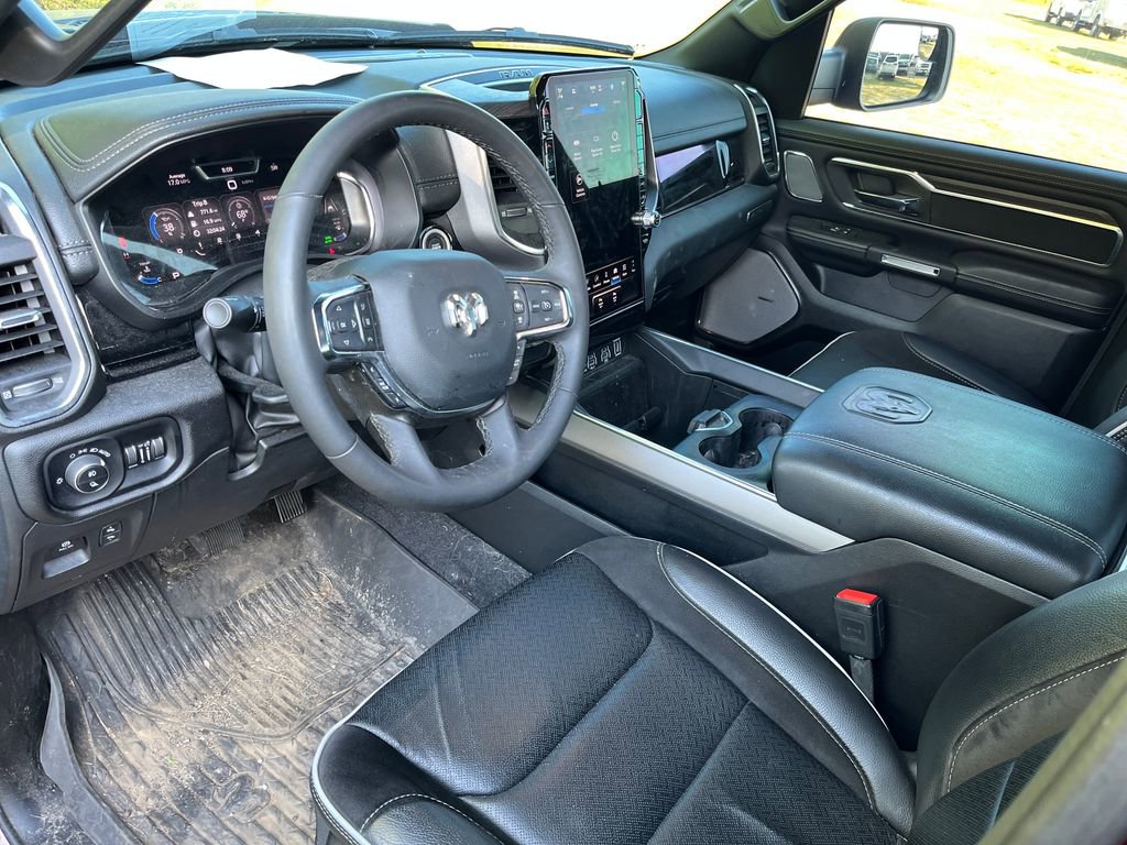 Used 2025 RAM 1500 Laramie AWD/4WD image 4