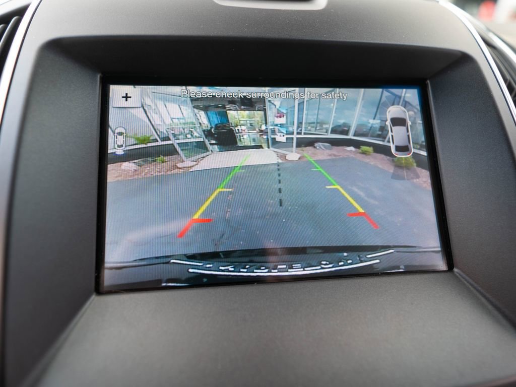 Used 2019 Ford Edge Titanium w/ Equipment Group 301A AWD/4WD image 33