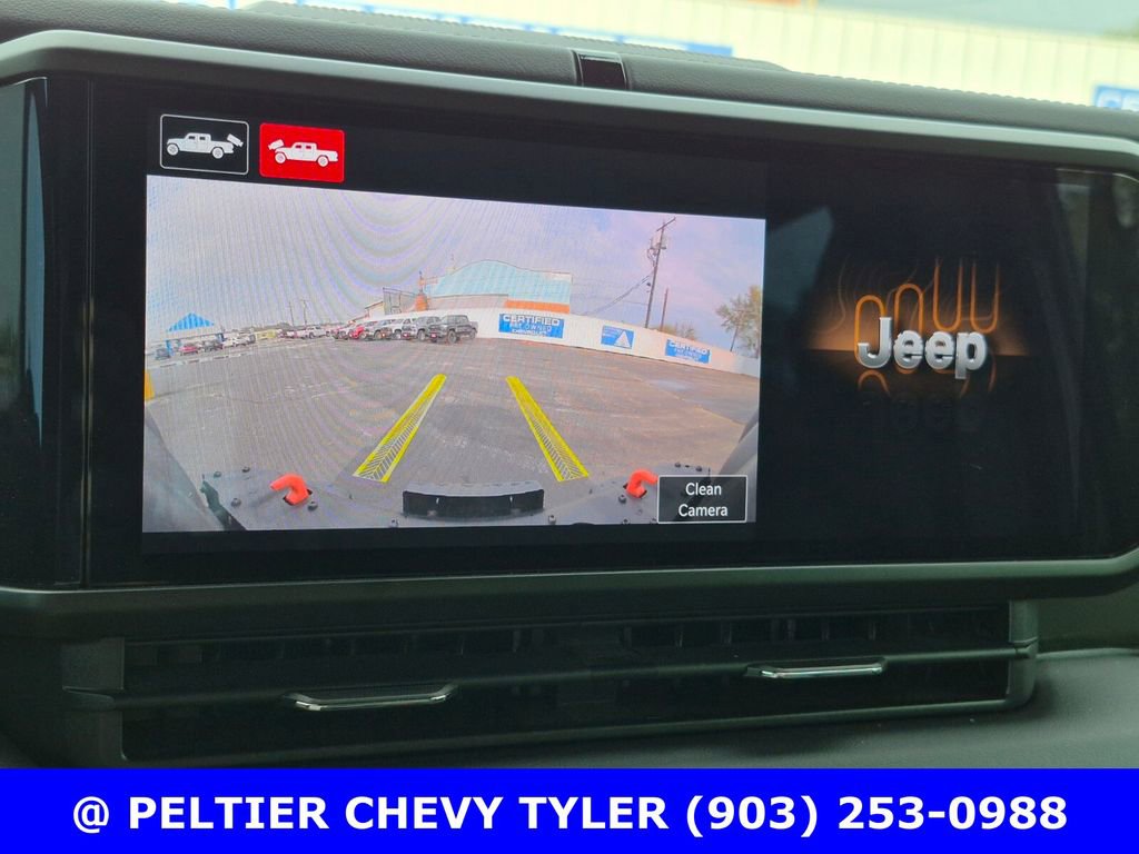 Used 2025 Jeep Gladiator Mojave image 25