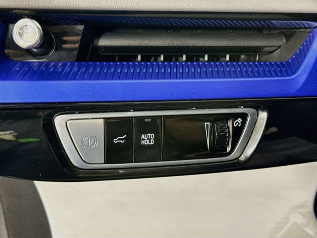 Used 2025 Cadillac Optiq Luxury 1 AWD/4WD image 11