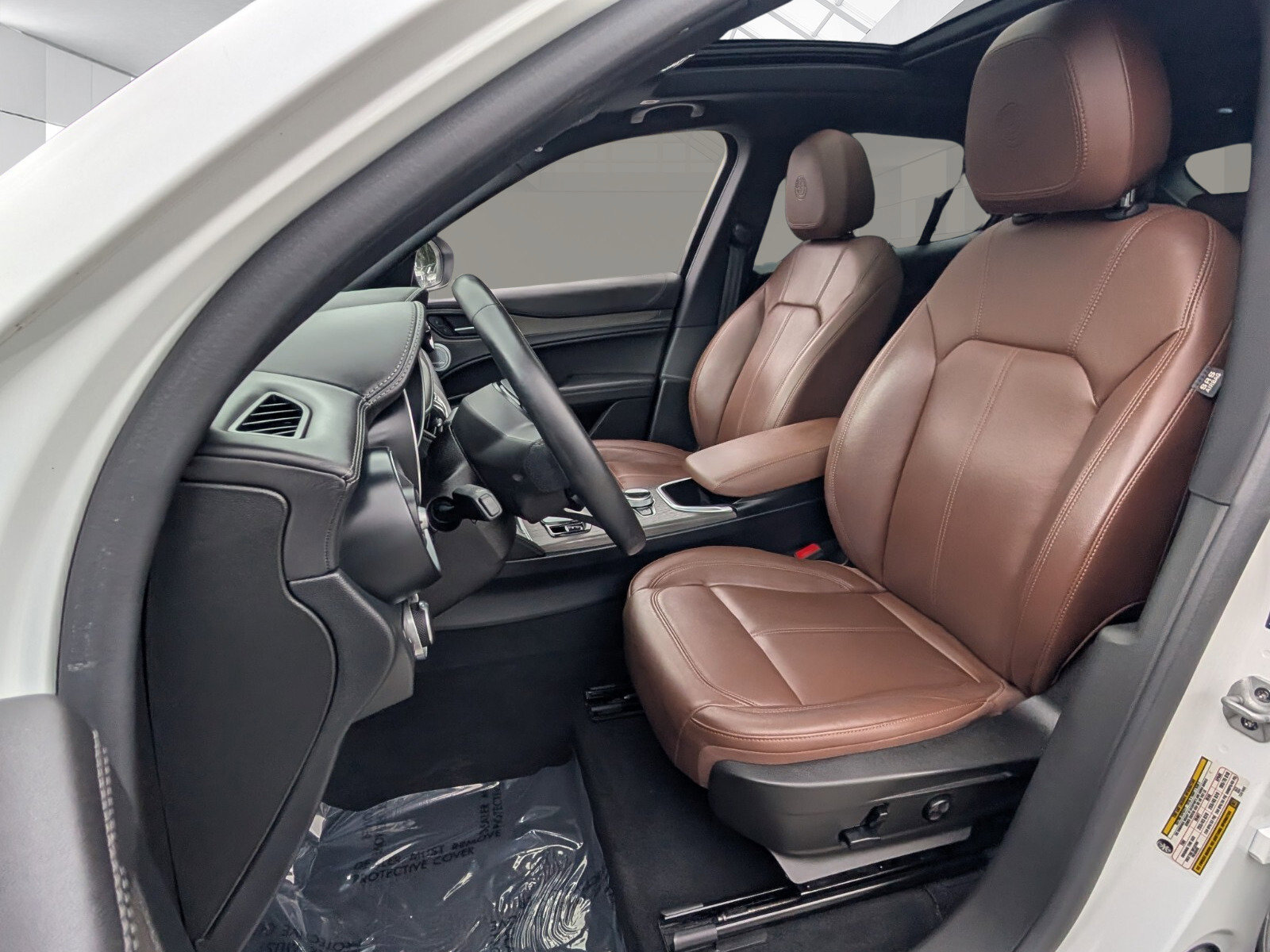 Used 2023 Alfa Romeo Stelvio Ti image 7