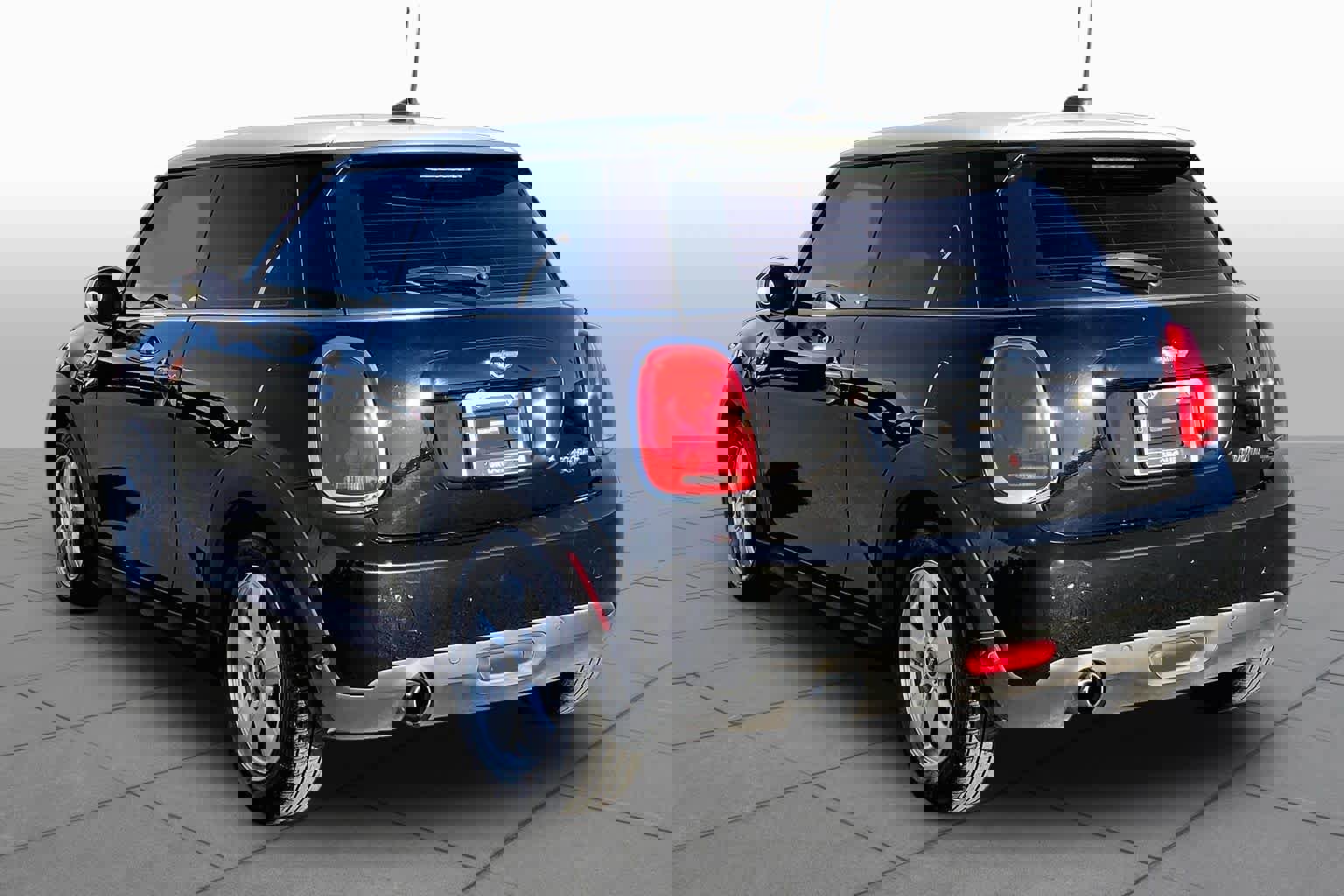 Used 2018 MINI Cooper 2-Door Hardtop FWD image 12