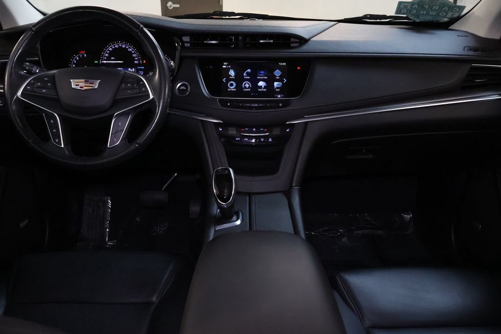 Used 2018 Cadillac XT5 Luxury w/ Driver Awareness Package AWD/4WD image 18
