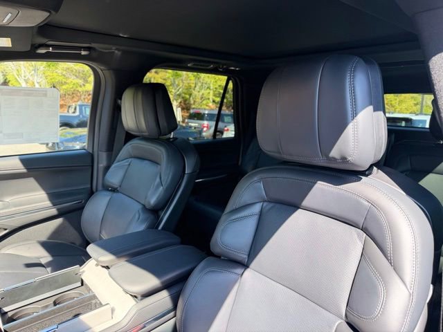 New 2025 Lincoln Navigator L Reserve image 11
