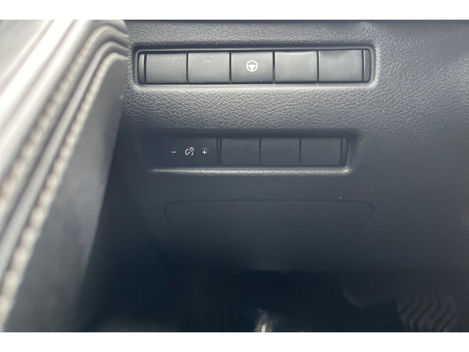 Used 2021 Nissan Rogue SV FWD image 39
