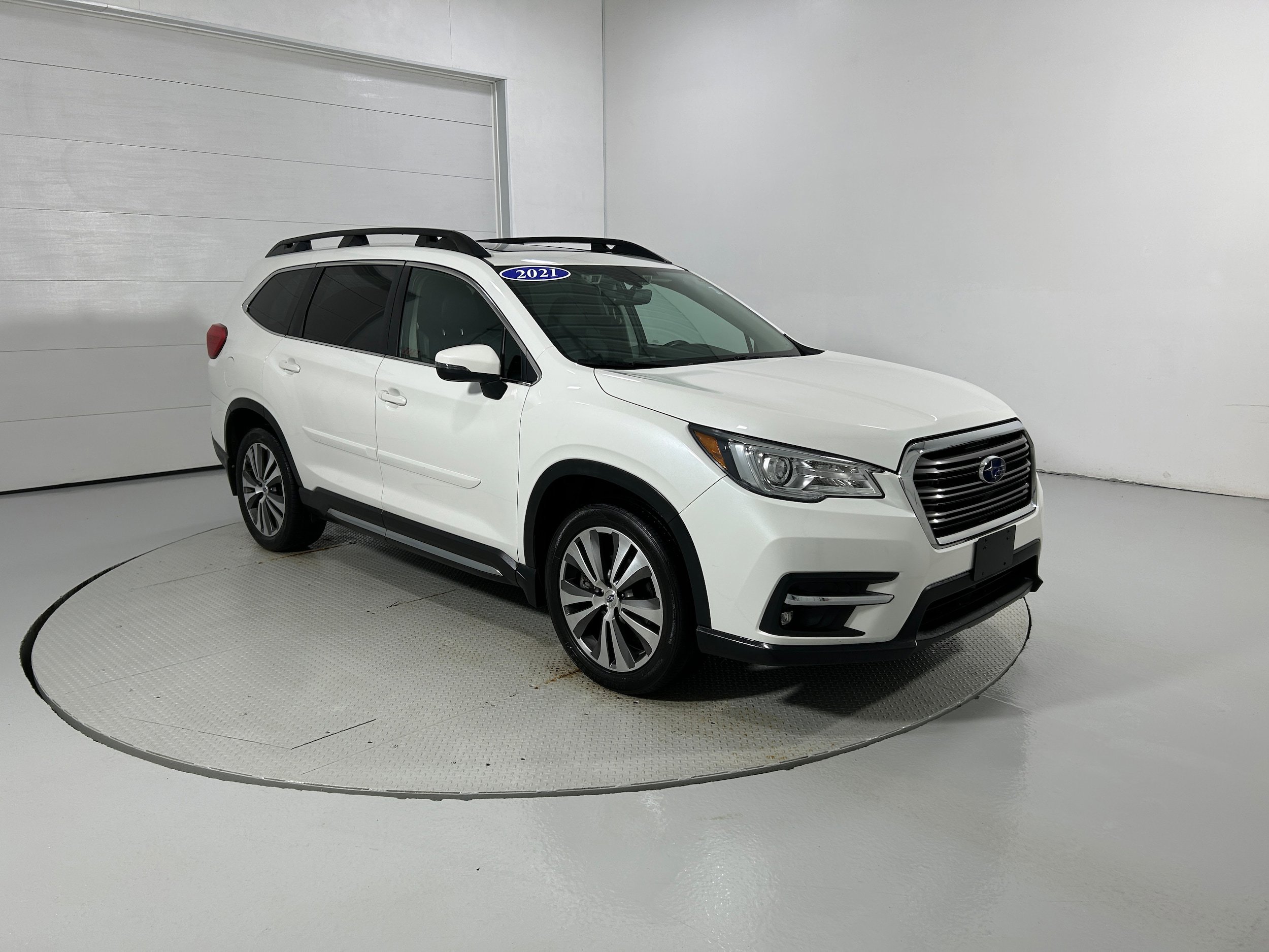 Used 2021 Subaru Ascent Limited w/ Technology Package image 2