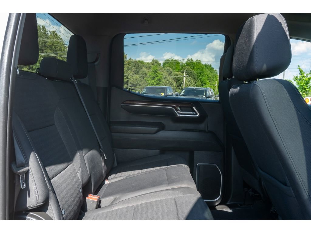 Used 2023 Chevrolet Silverado 1500 LT AWD/4WD image 16