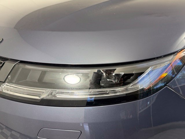 Used 2025 Land Rover Range Rover Sport Dynamic SE AWD/4WD image 12