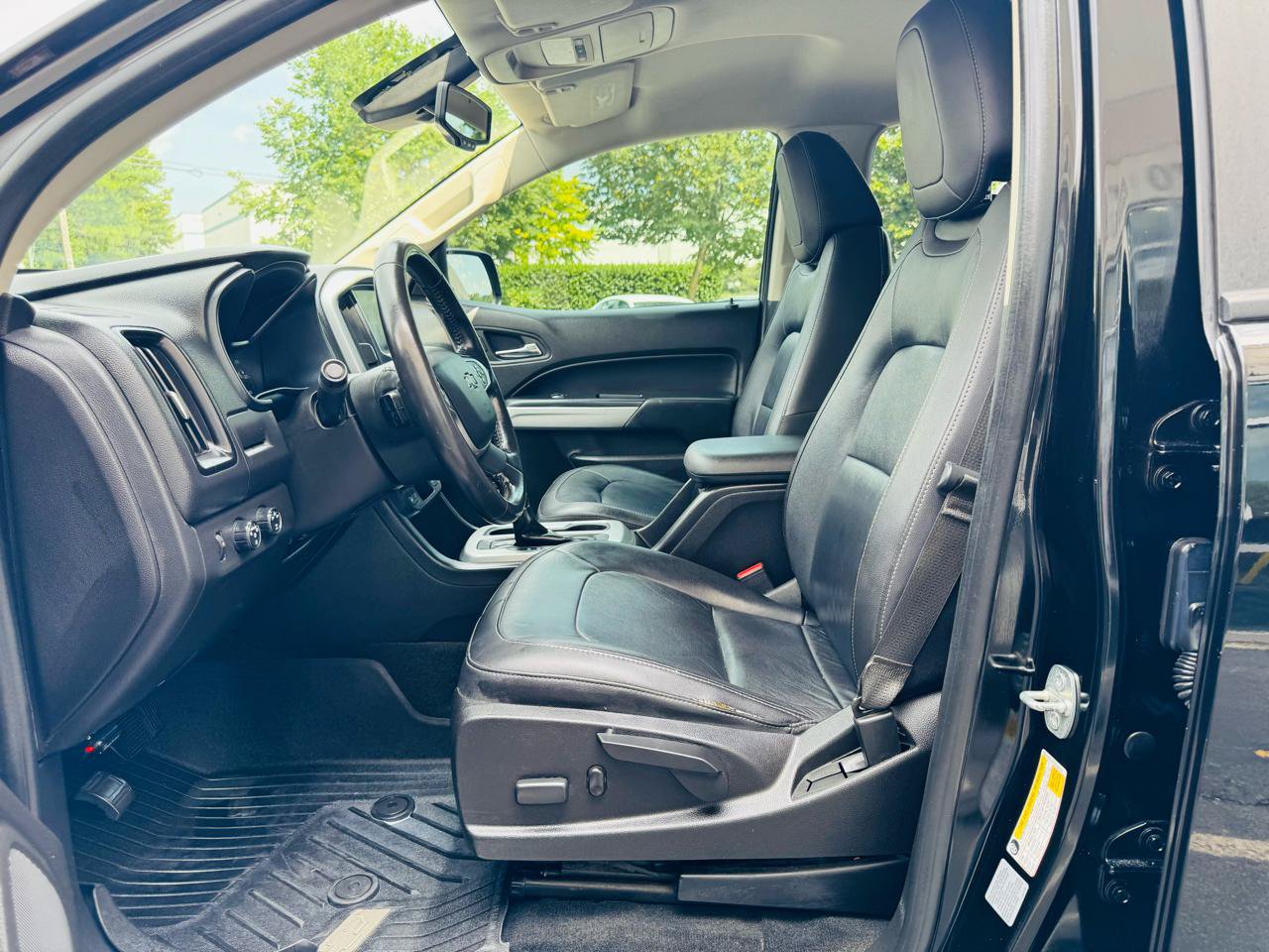 Used 2016 Chevrolet Colorado LT w/ Midnight Edition AWD/4WD image 15