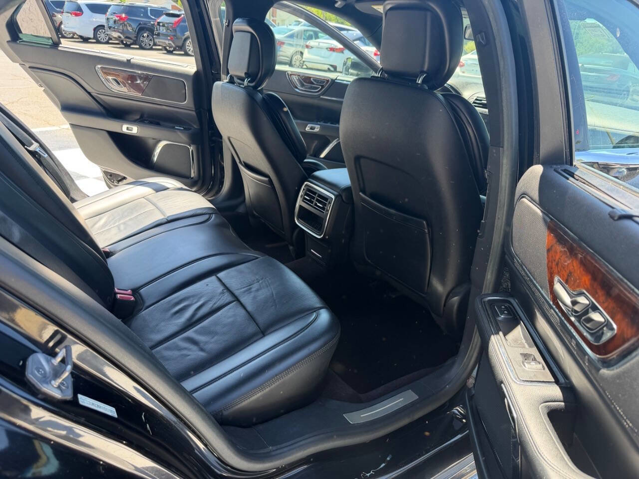 Used 2017 Lincoln Continental w/ Equipment Group 500A FWD image 11
