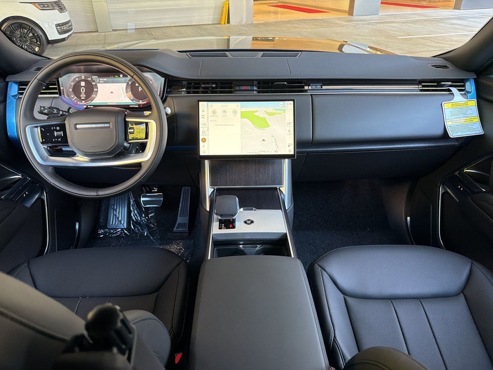 New 2026 Land Rover Range Rover Long Wheelbase SE AWD/4WD image 15