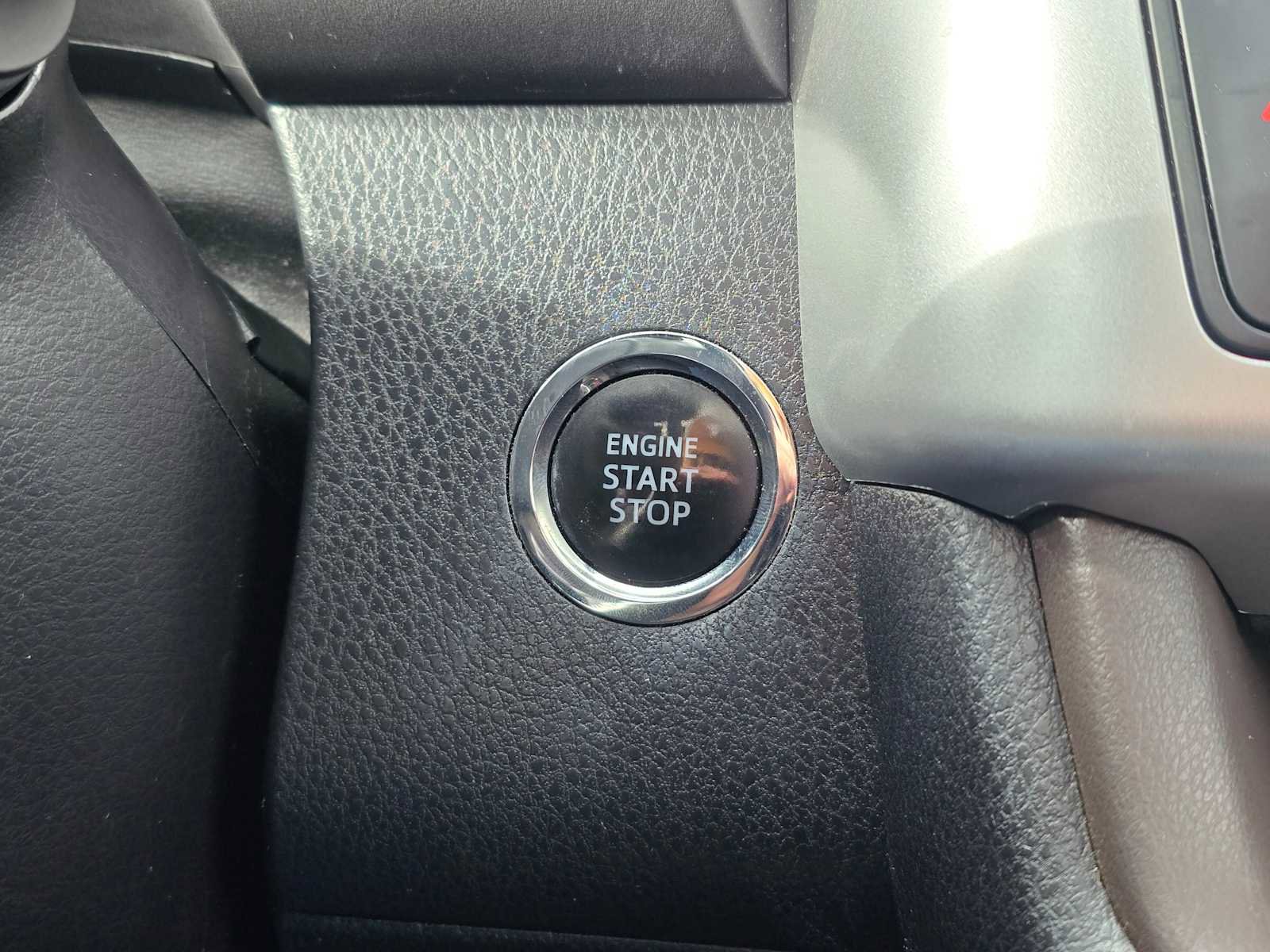 Used 2017 Toyota Highlander Limited image 29