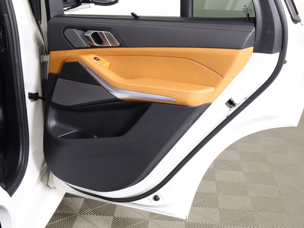 Used 2022 BMW X5 xDrive40i AWD/4WD image 31