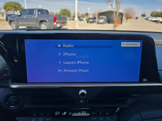 Used 2023 Toyota Crown Limited image 20