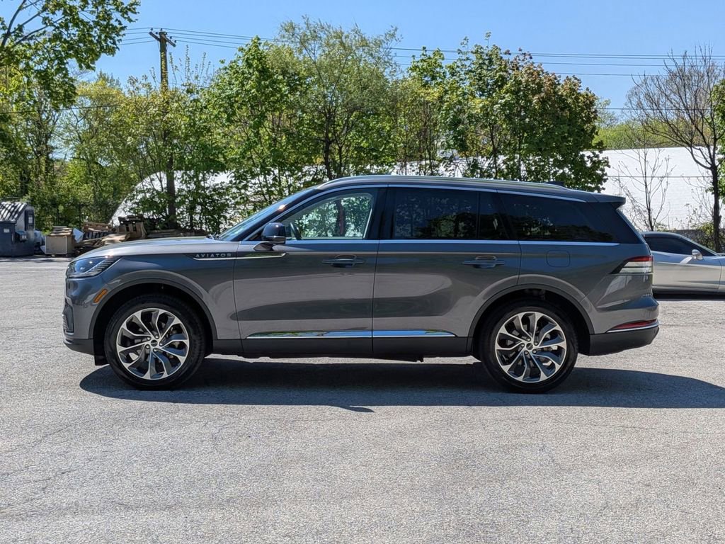 Used 2025 Lincoln Aviator Reserve w/ Illumination Package AWD/4WD image 11