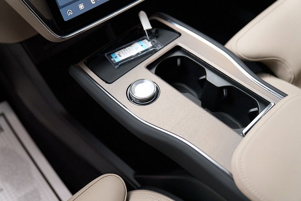Certified 2025 Volvo EX90 Ultra AWD/4WD image 17