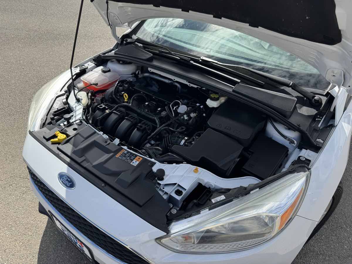 Used 2017 Ford Focus SE FWD image 40