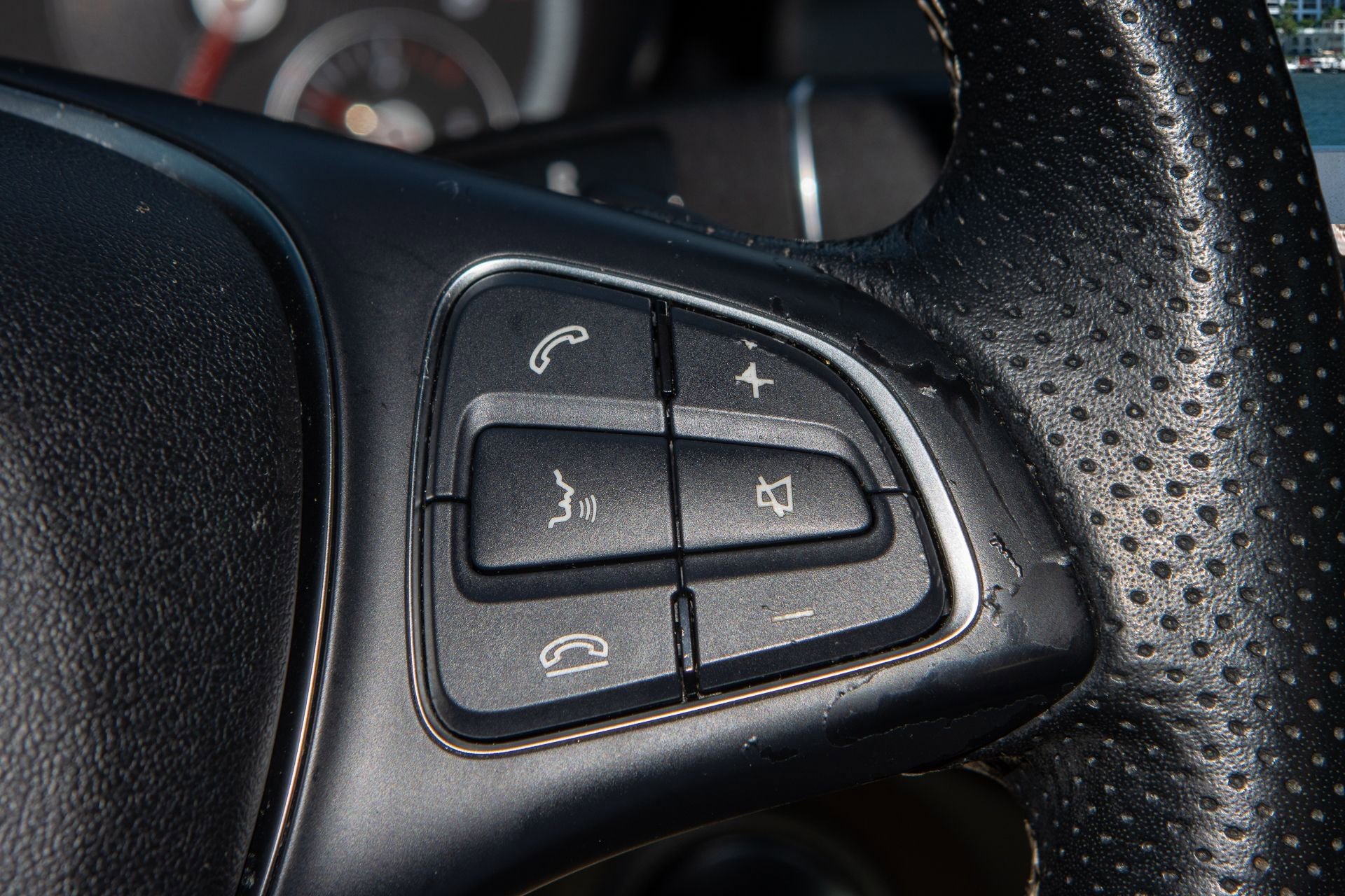 Used 2020 Mercedes-Benz GLA 250 w/ Multimedia Package image 30