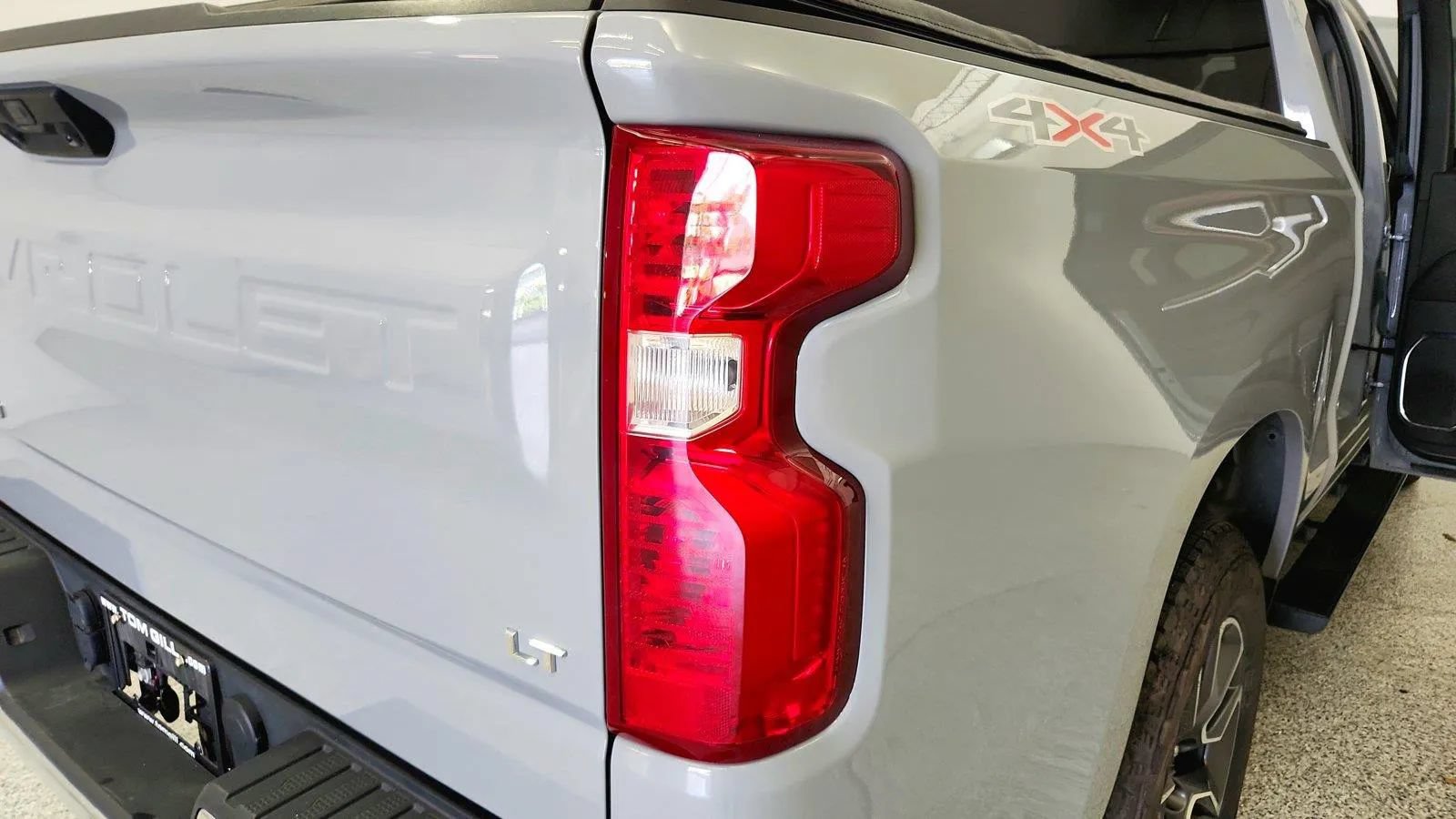 Used 2024 Chevrolet Silverado 1500 LT AWD/4WD image 35
