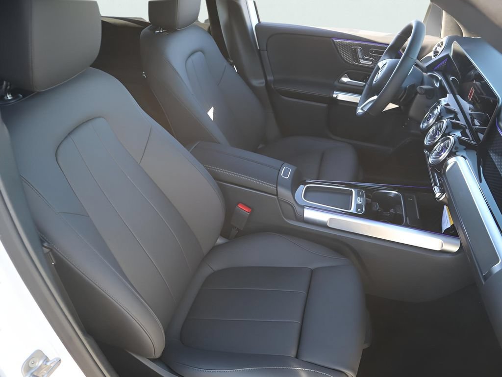 New 2026 Mercedes-Benz GLB 250 4MATIC image 16