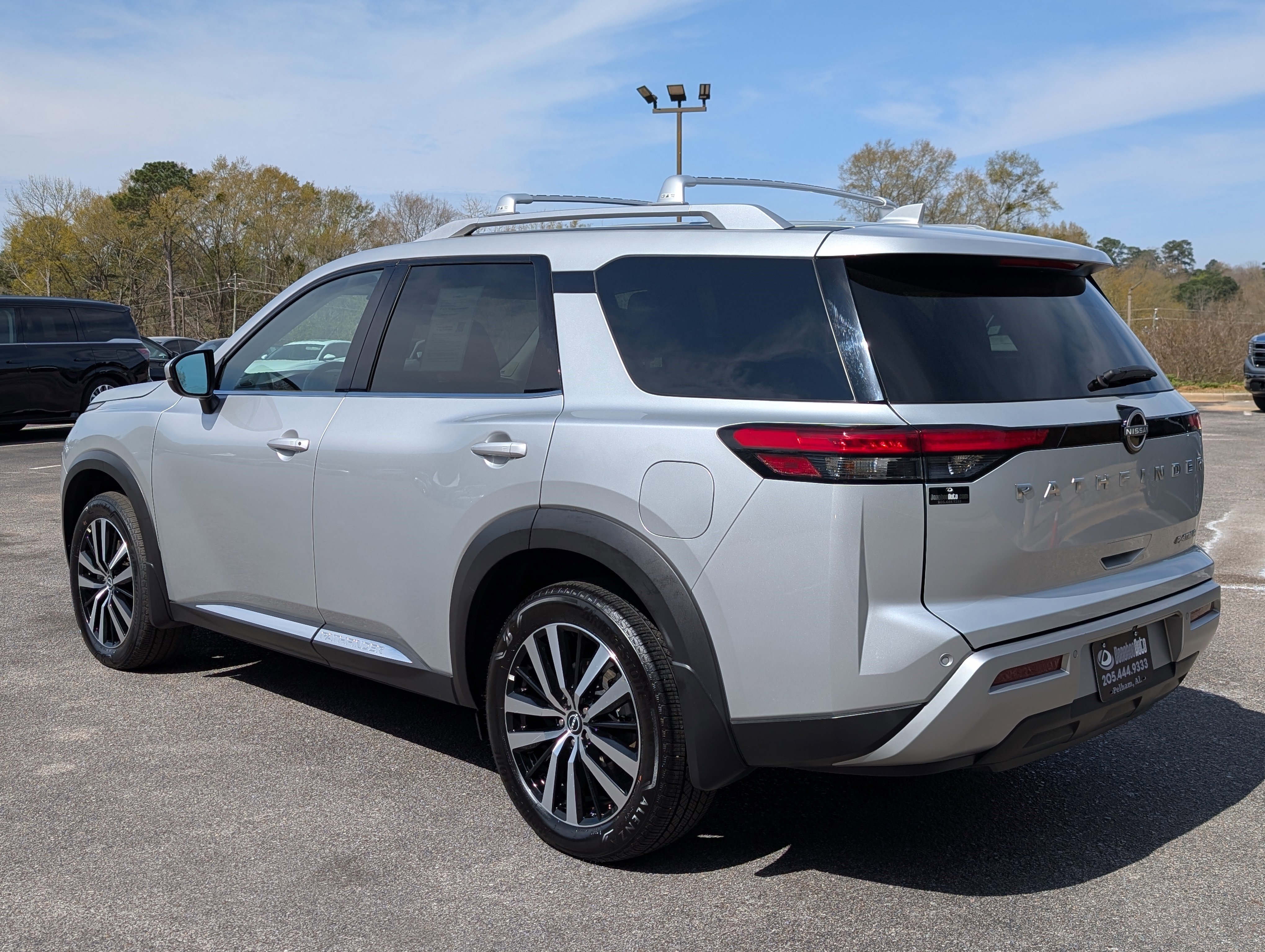 Used 2024 Nissan Pathfinder Platinum w/ Cargo Package image 7