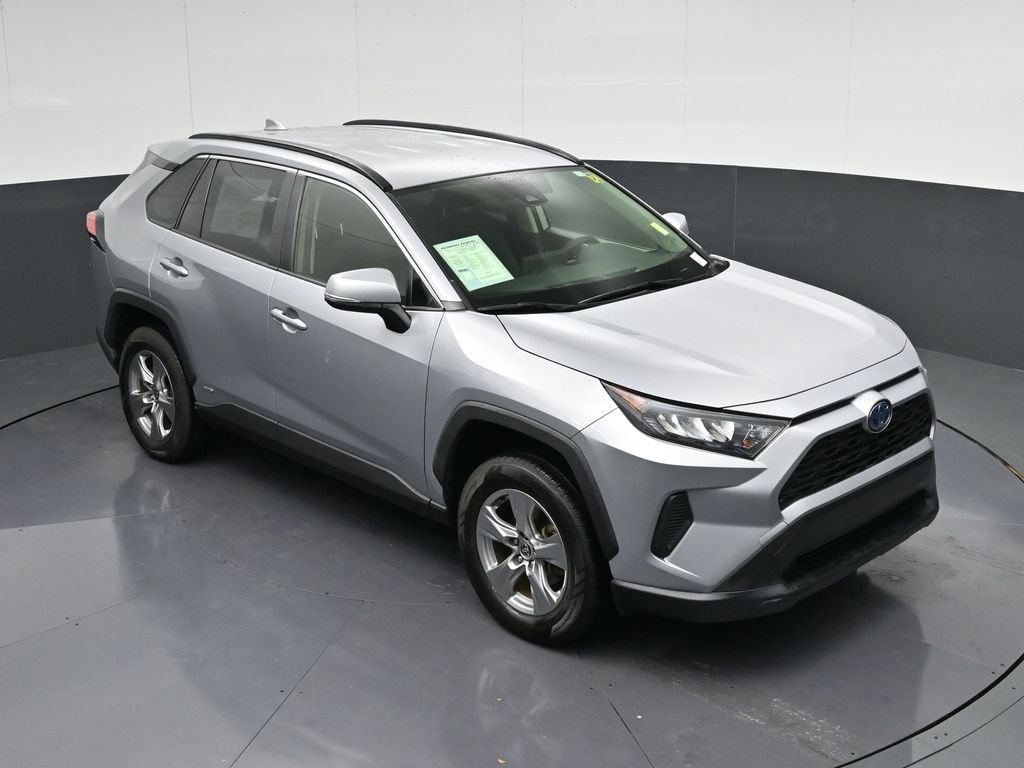 Used 2022 Toyota RAV4 LE AWD/4WD image 25
