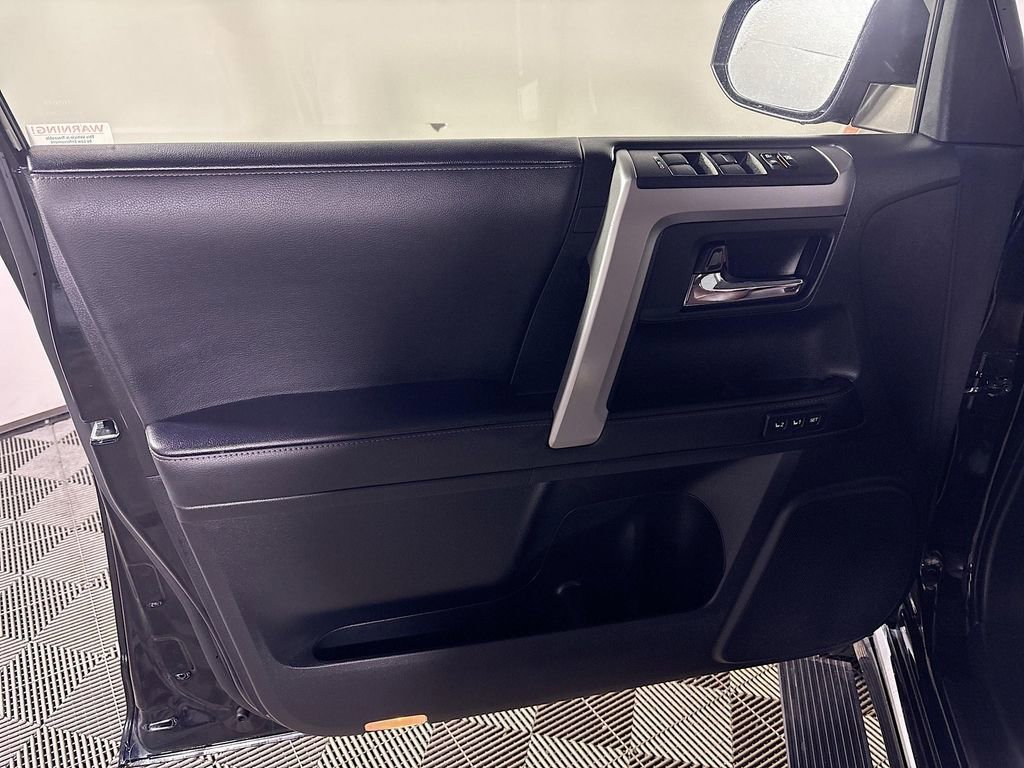 Used 2023 Toyota 4Runner Limited image 10