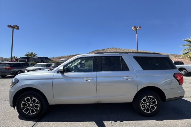 Used 2022 Ford Expedition Max XLT image 2
