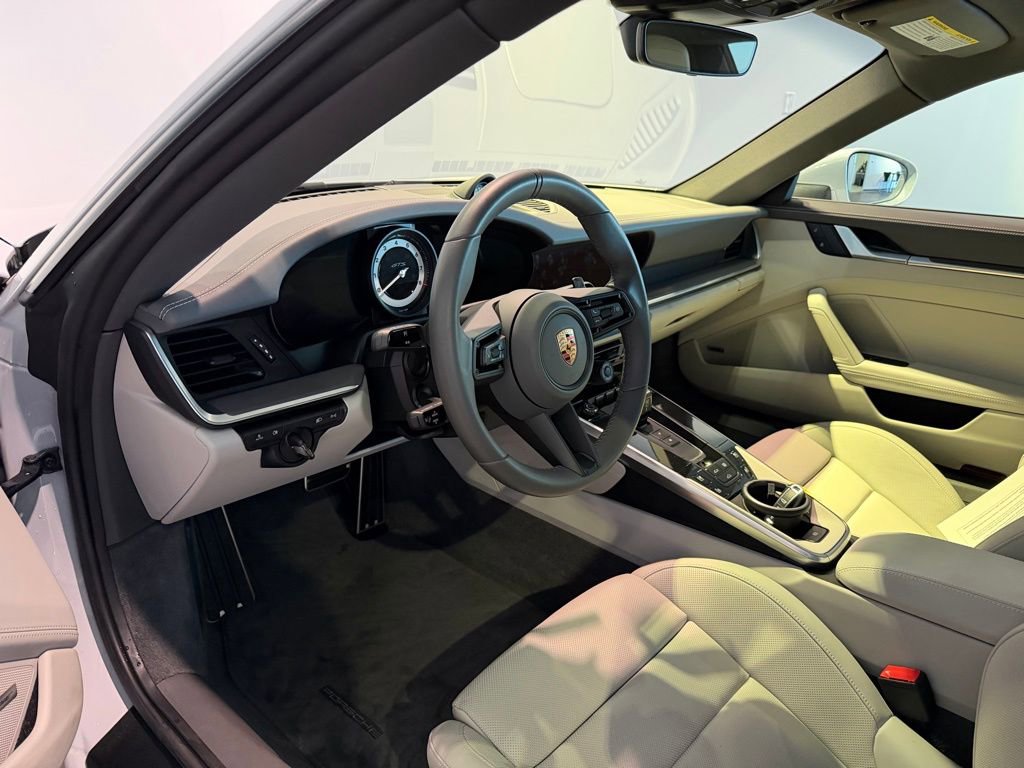 Certified 2024 Porsche 911 Carrera GTS image 4
