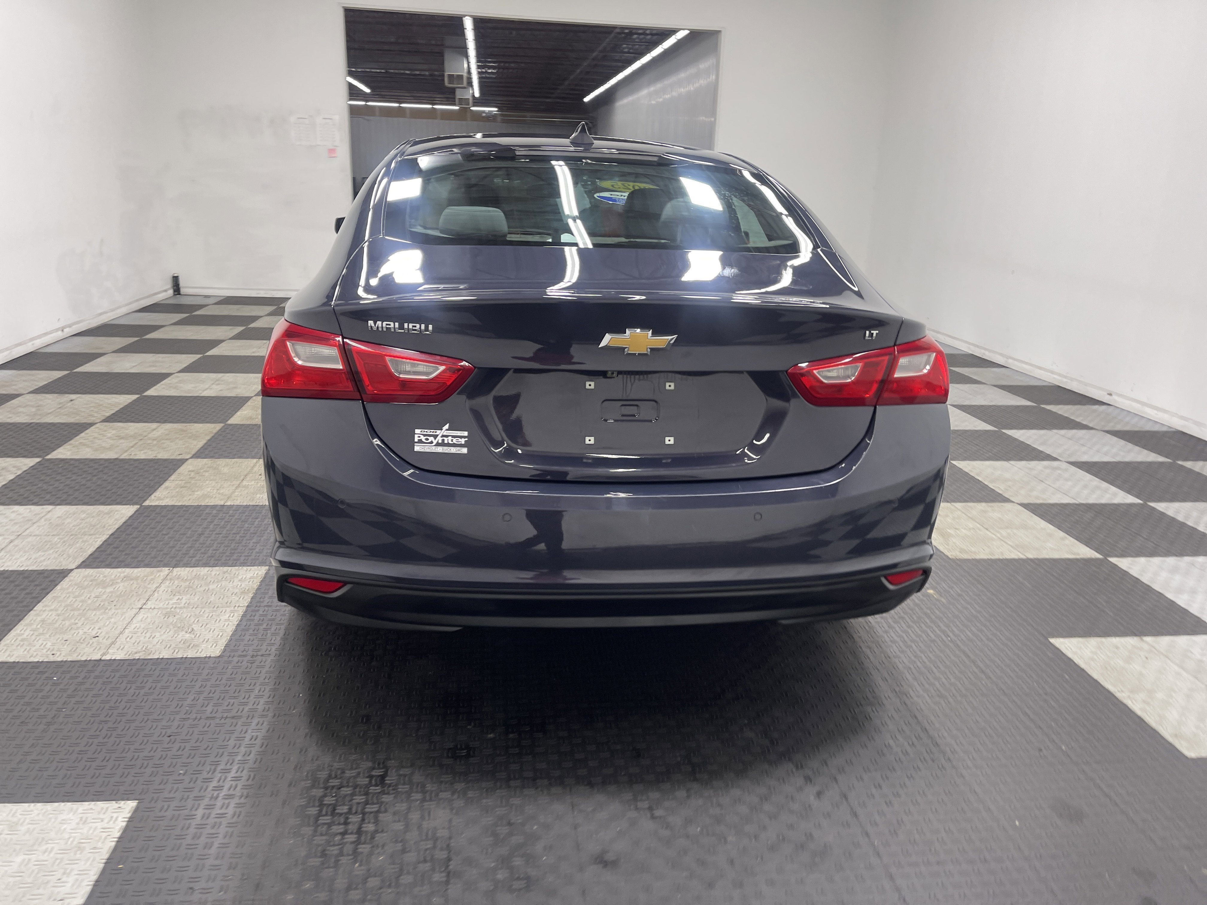 Used 2025 Chevrolet Malibu LT image 3