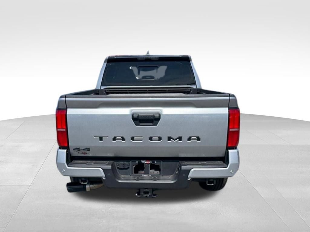Certified 2025 Toyota Tacoma SR5 AWD/4WD image 6