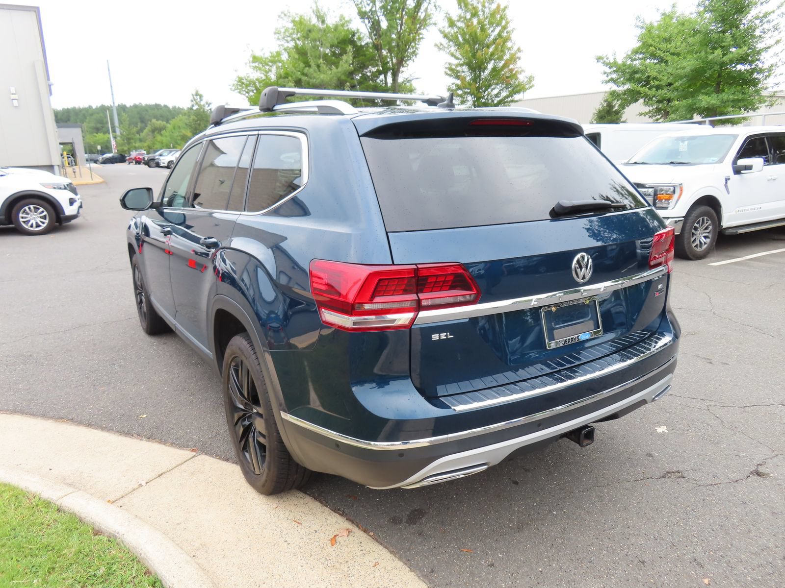 Used 2019 Volkswagen Atlas SEL Premium AWD/4WD image 7