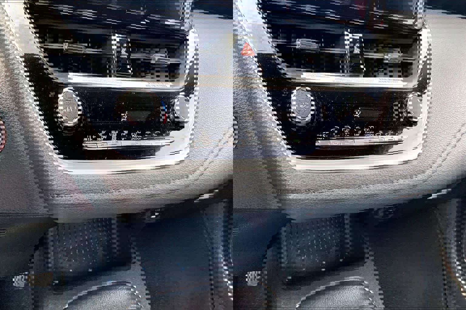 Used 2024 Toyota Corolla SE image 31