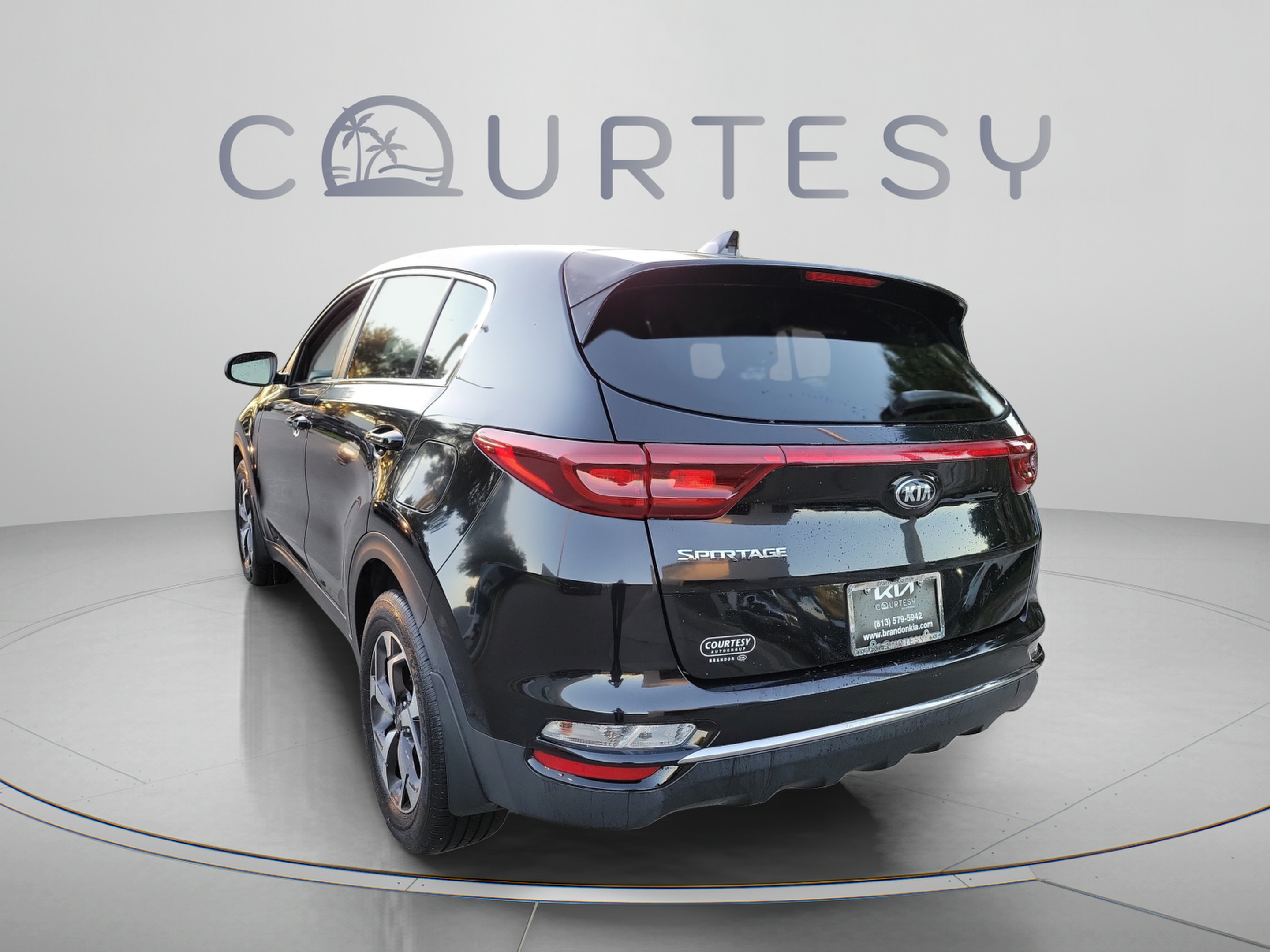 Used 2020 Kia Sportage LX FWD image 2