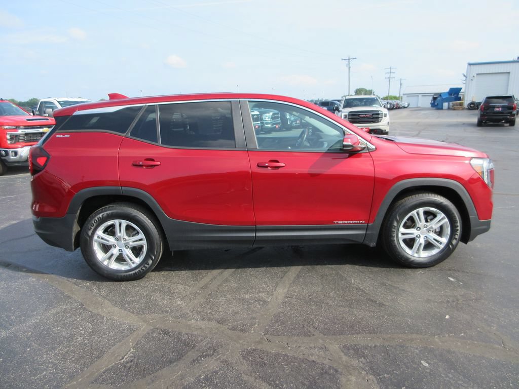Certified 2022 GMC Terrain SLE FWD image 5