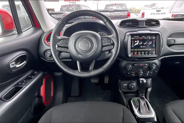 Used 2022 Jeep Renegade Latitude w/ Convenience Group AWD/4WD image 5
