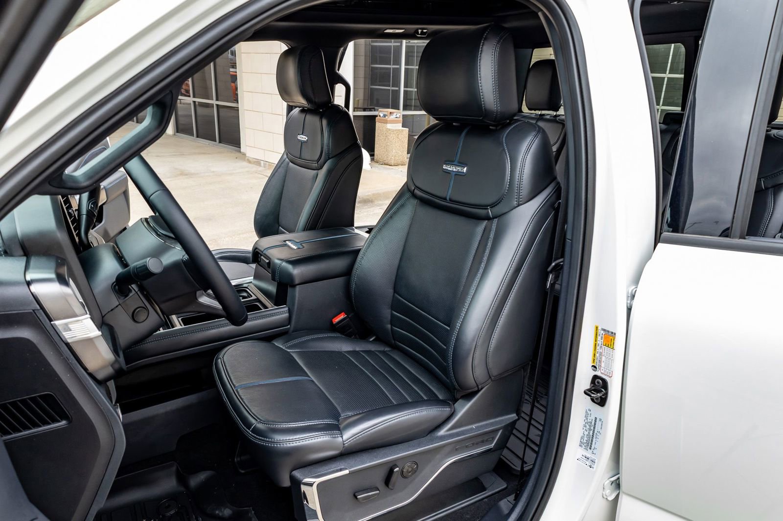 Used 2025 Ford F250 Platinum w/ Tremor Off-Road Package image 30