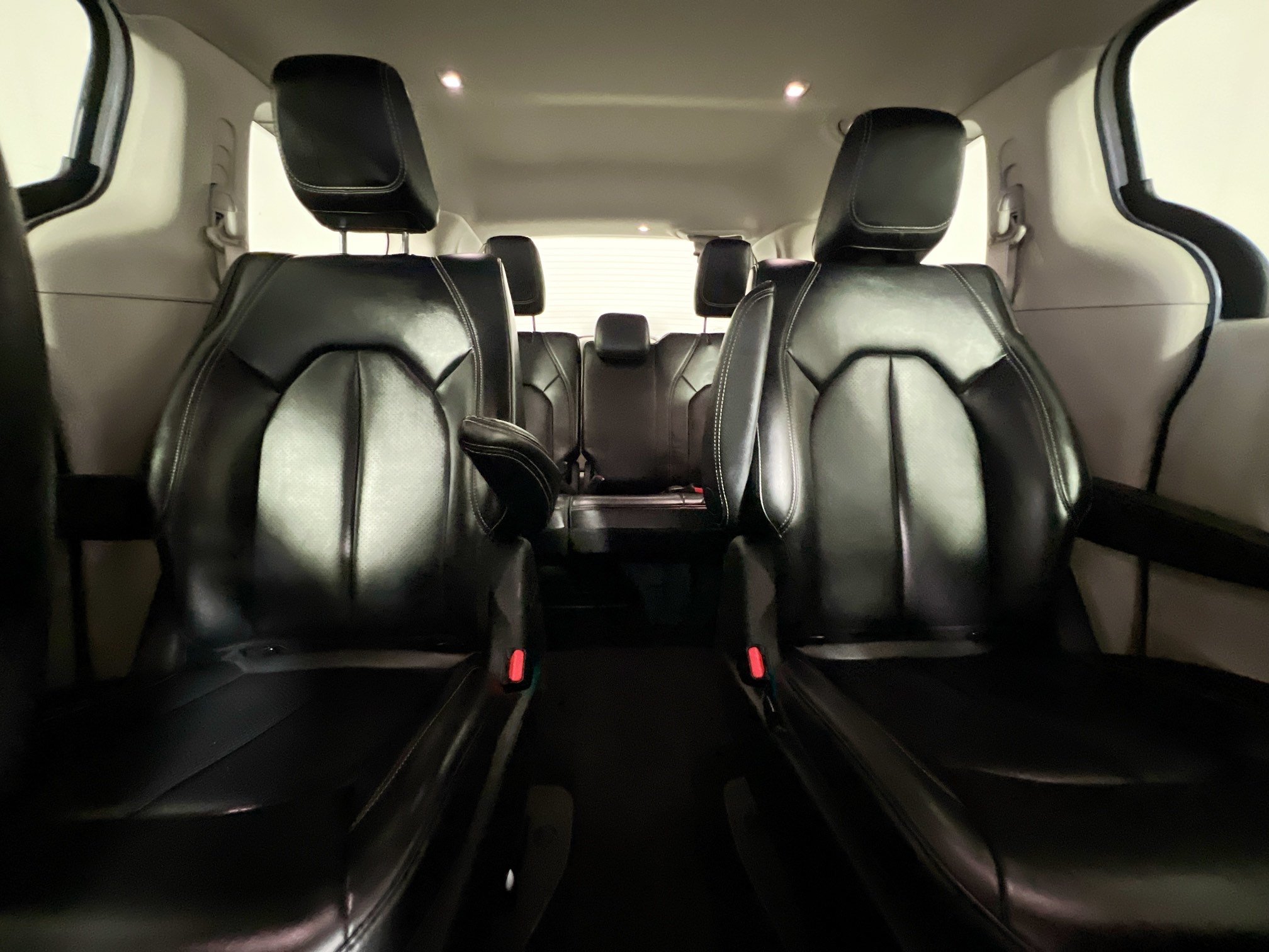 Used 2023 Chrysler Pacifica Touring-L FWD image 32