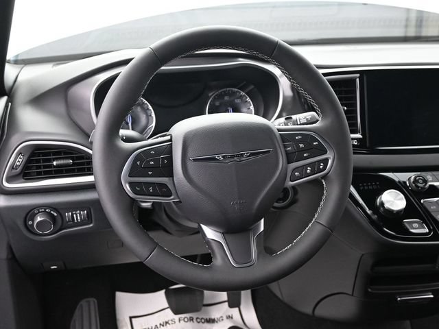 New 2025 Chrysler Voyager LX FWD image 28